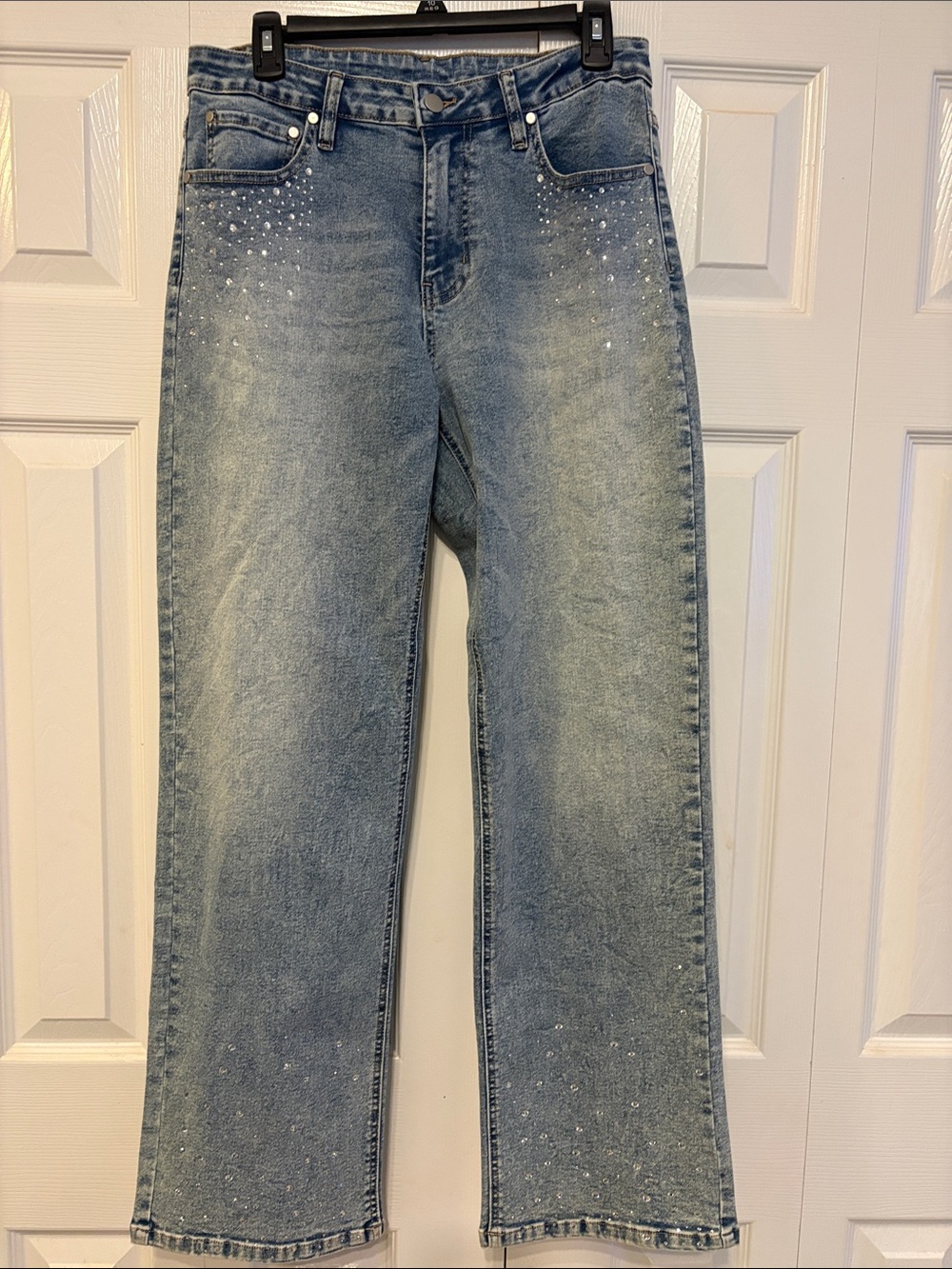 NWOT Light Blue Straight-Leg Jeans with Rhinestone Detail 695